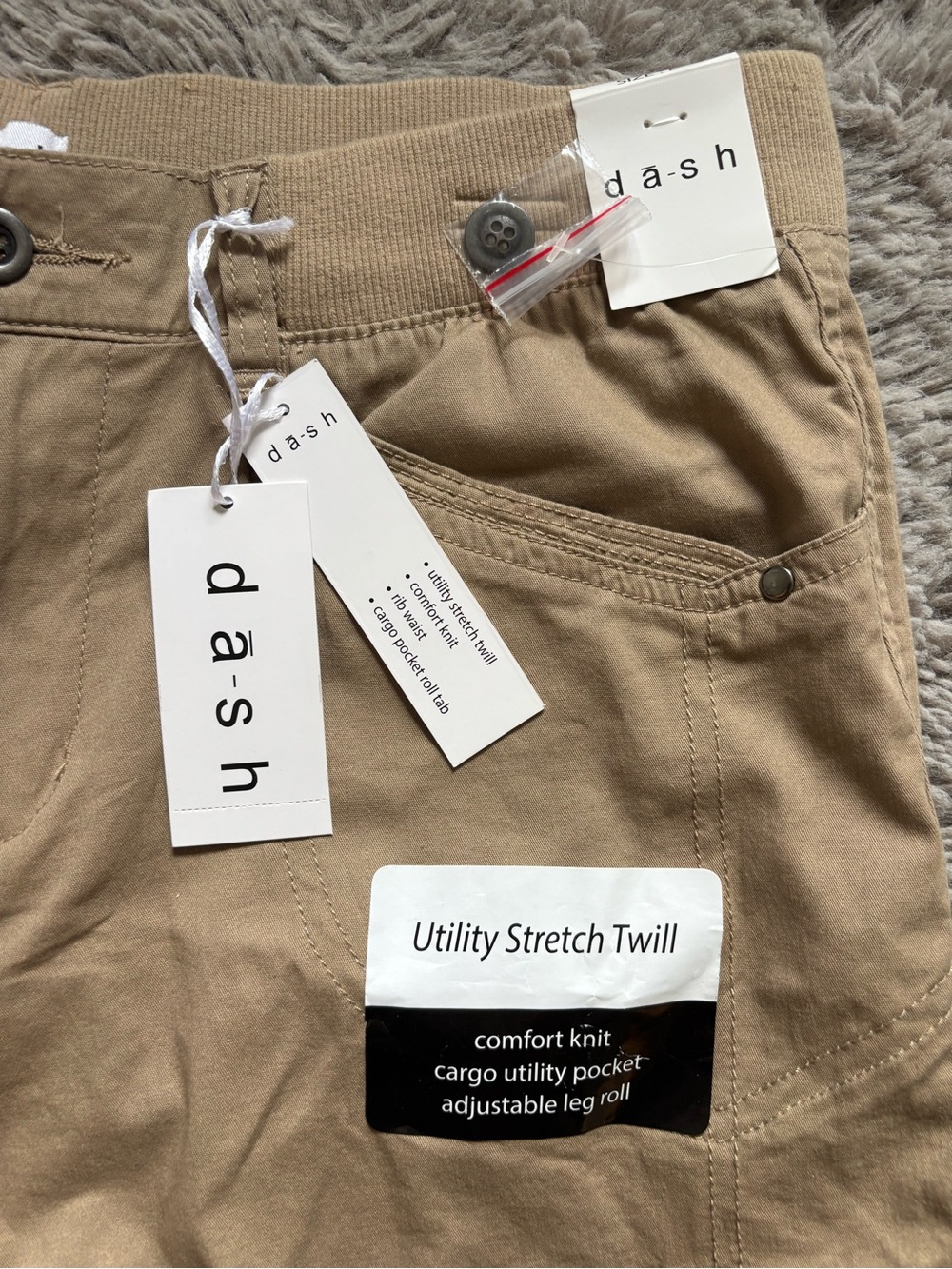 NWT Dash Khaki Cargo Capris size Large - Picture 2 of 8